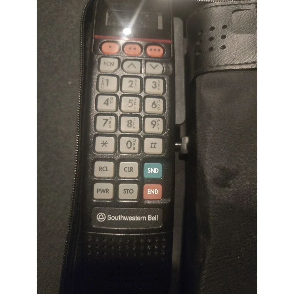Vintage Motorola BellSouth Mobility Black Bag Phone Brick